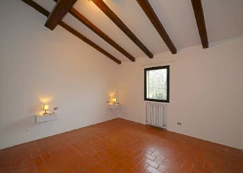 Camera da letto - Appartamento via Pederzana, Bologna (zona San Vitale) - foto 24