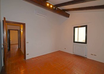Camera da letto - Appartamento via Pederzana, Bologna (zona San Vitale) - foto 30