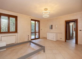 Camera da letto - Bilocale strada Rubattera, 25, Castiglione Torinese - foto 21