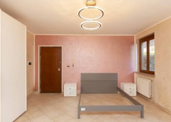 Camera da letto - Bilocale strada Rubattera, 25, Castiglione Torinese - foto 24