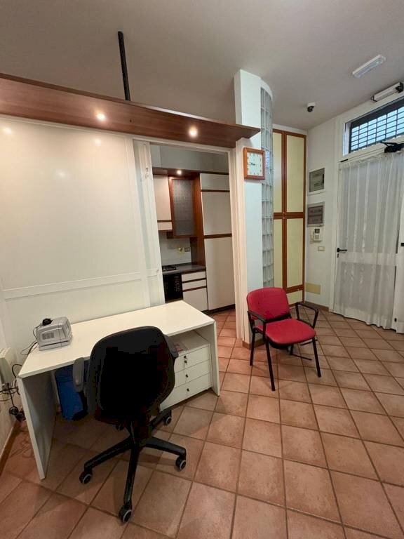 Ufficio via Lelio Dalla Volpe, Bologna (zona Massarenti) - foto 1