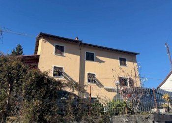 Facciata - Villa via dei Bernardi, Ceranesi - foto 1