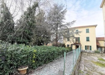 Giardino - Stabile - Palazzo corso 25 Aprile, 21, Cairo Montenotte - foto 2