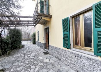 Cortile interno - Stabile - Palazzo corso 25 Aprile, 21, Cairo Montenotte - foto 4