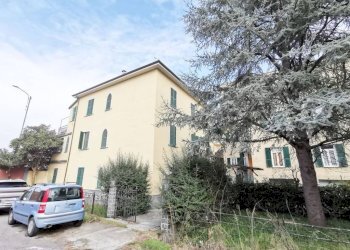 Facciata - Stabile - Palazzo corso 25 Aprile, 21, Cairo Montenotte - foto 25