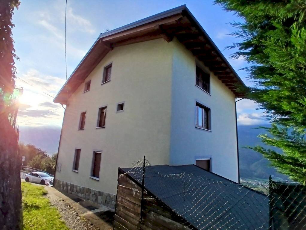 Facciata - Quadrilocale via Sant'Antonio, 23, Tresivio - foto 2