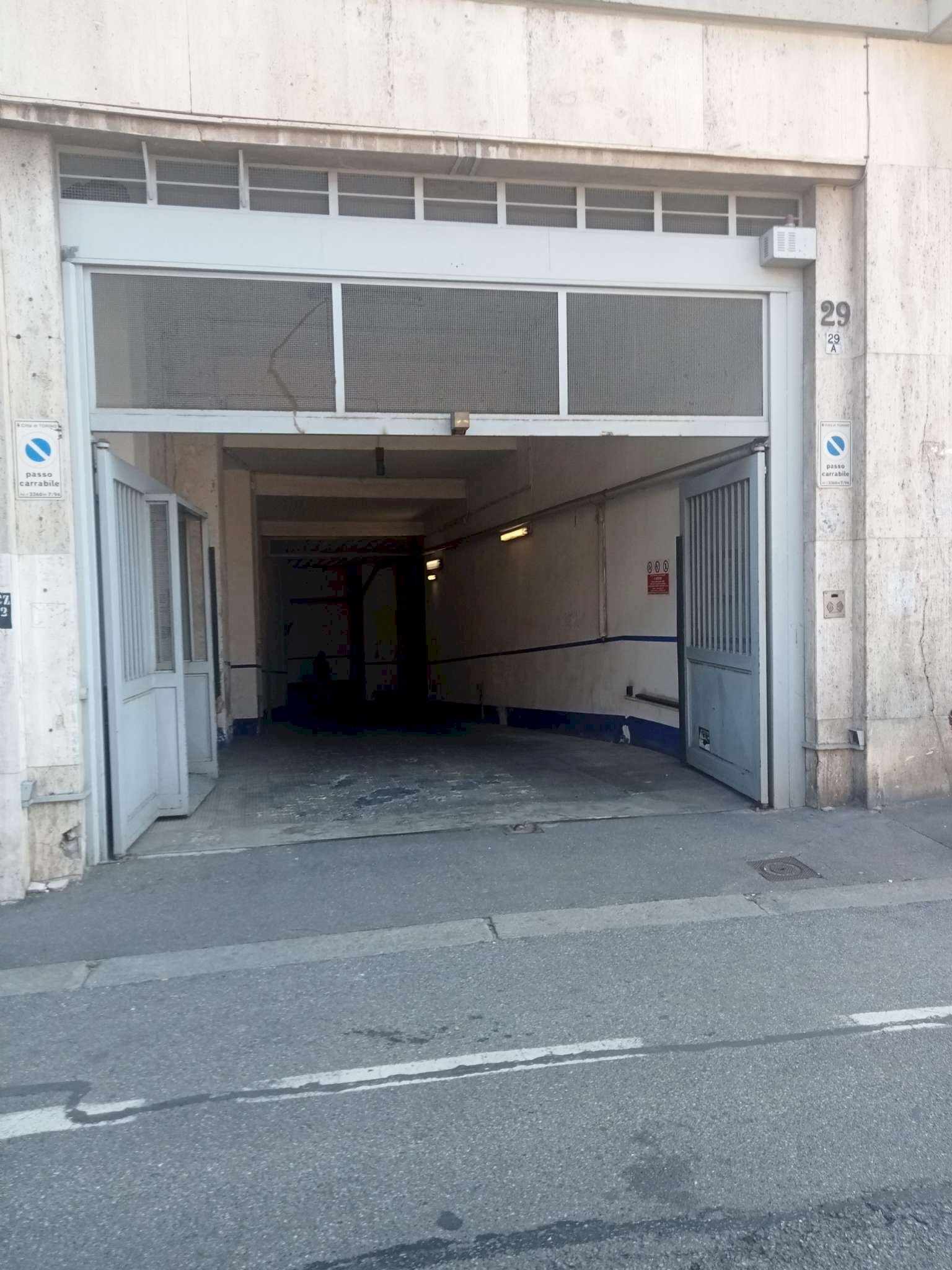 ingresso - Box via Cottolengo, 29 A, Torino (zona Centro) - foto 2