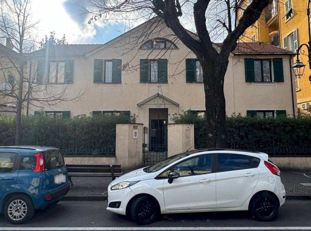 Facciata - Stabile - Palazzo viale Martiri della Libertà, 58, Albenga - foto 1
