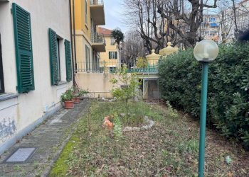 Giardino - Stabile - Palazzo viale Martiri della Libertà, 58, Albenga - foto 2