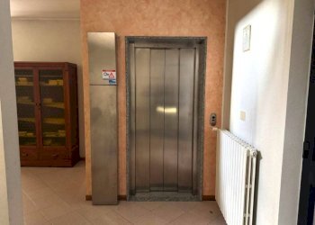 Ascensori - Stabile - Palazzo viale Martiri della Libertà, 58, Albenga - foto 7