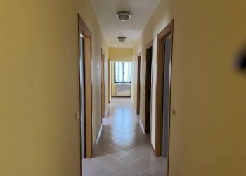 Corridoio - Stabile - Palazzo viale Martiri della Libertà, 58, Albenga - foto 9