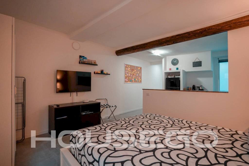 Camera da letto - One-room apartment vico dei Fregoso, 11, Genova (neighborhood Centro Storico) - photo 2