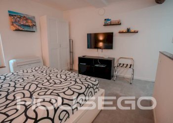 Camera da letto - Monolocale vico dei Fregoso, 11, Genova (zona Centro Storico) - foto 16