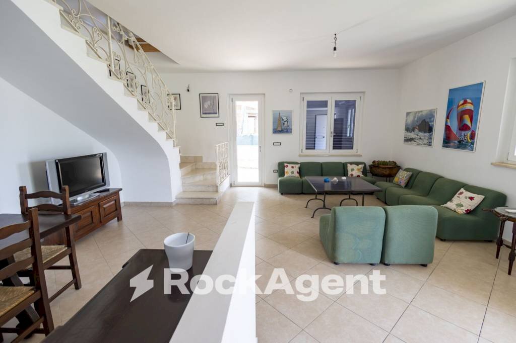 Salone - Villa contrada Botterio, Montauro - foto 2