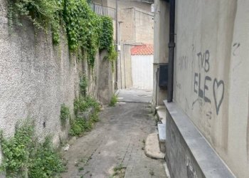 Cortile interno - Casa indipendente contrada Acqua del Conte, Messina - foto 12