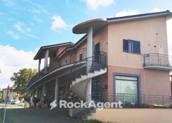 Trilocale viale Eugenio IV, 136, Vetralla - foto 2