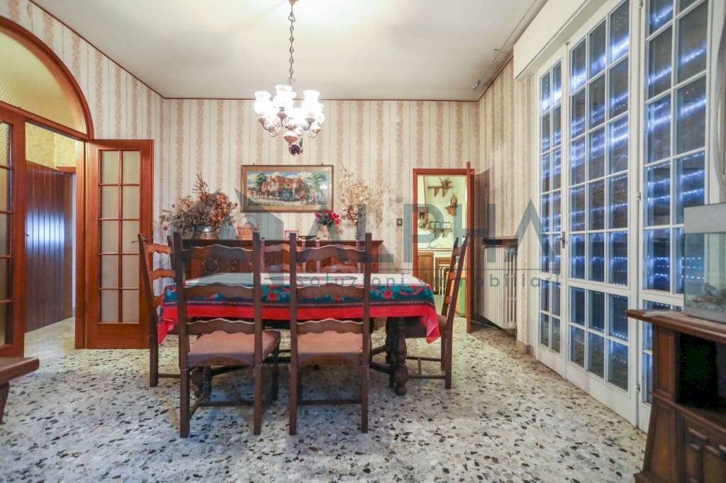 Salone - Villa via Ifigenia Gervasi, Forlì - foto 3