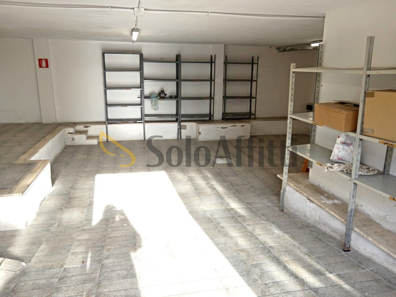 Fiumicino, Isola Sacra - locale magazzino - Warehouse Via Francesco Manfra, Fiumicino - photo 1