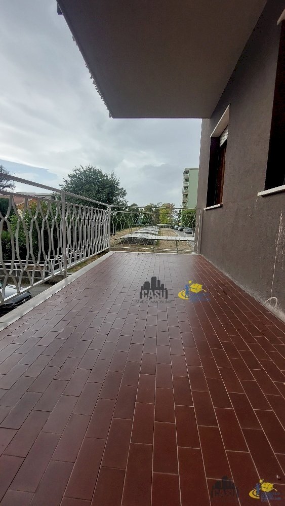 Terrazzo soggiorno 1.jpg - Apartment Parma - photo 3