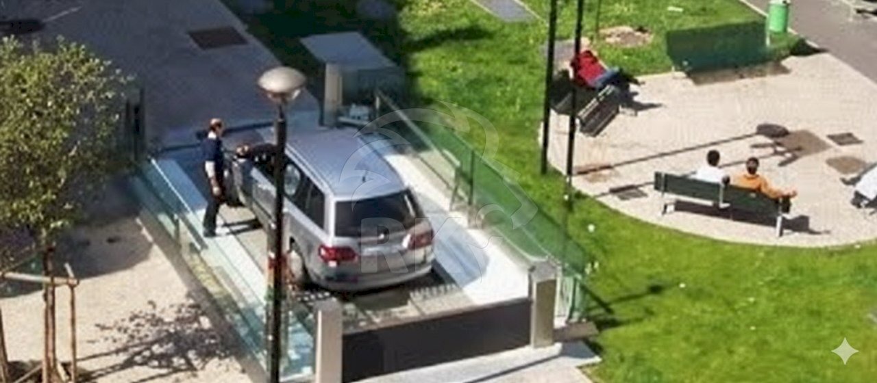 Gemini_Generated_Image_eeoptfeeoptfeeop.png - Box Via Angelo Finelli 3, Bologna (neighborhood Centro Storico) - photo 1