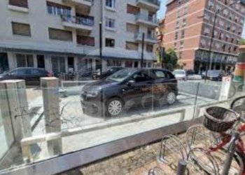 Gemini_Generated_Image_urq4jaurq4jaurq4.png - Box Bologna (zona Centro Storico) - foto 5