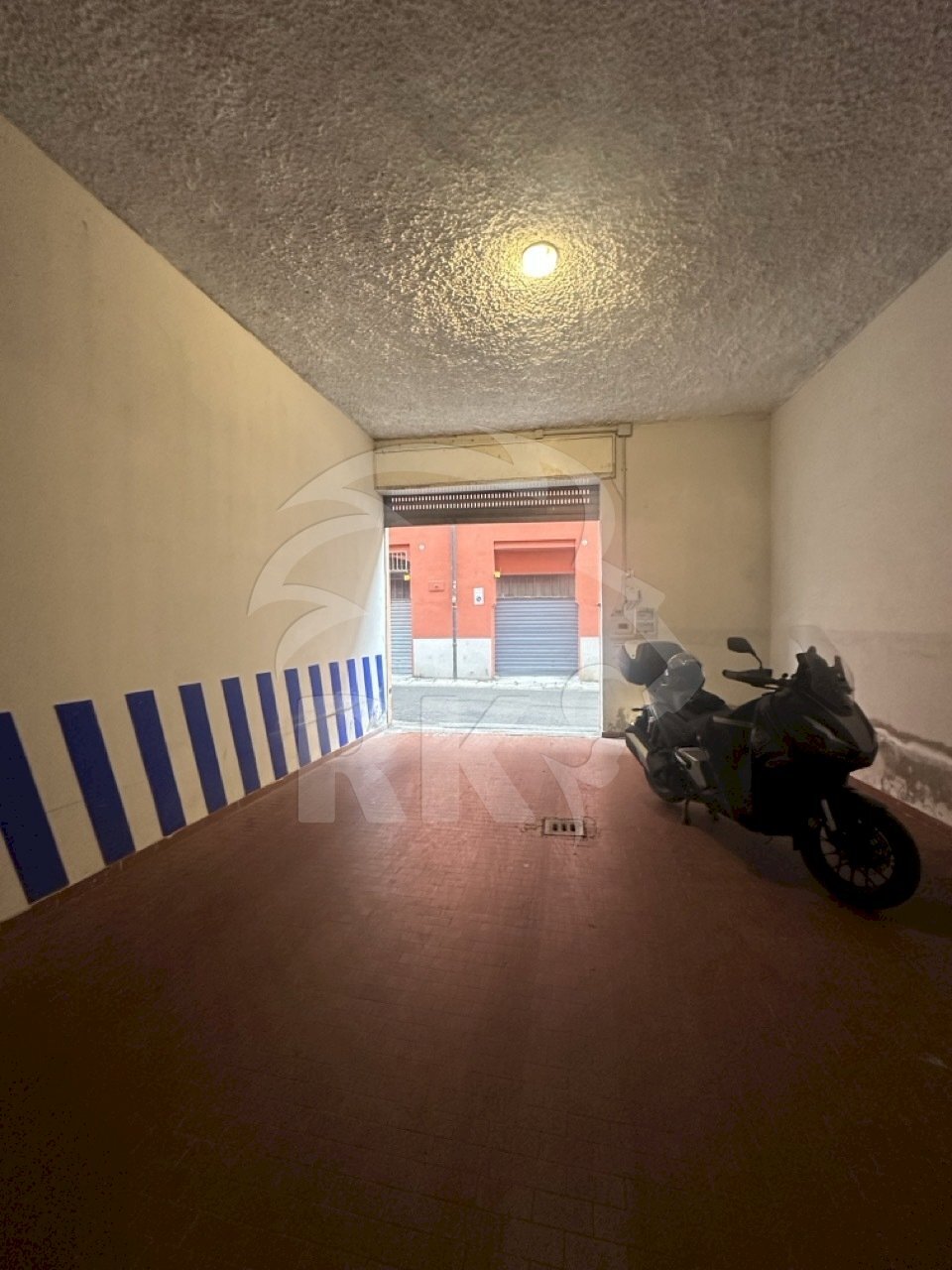 GARAGE GERUSALEMME_GARAGE GERUSALEMMEIMG_9600 - di - Box Via Gerusalemme 4, Bologna (zona Centro Storico) - foto 3