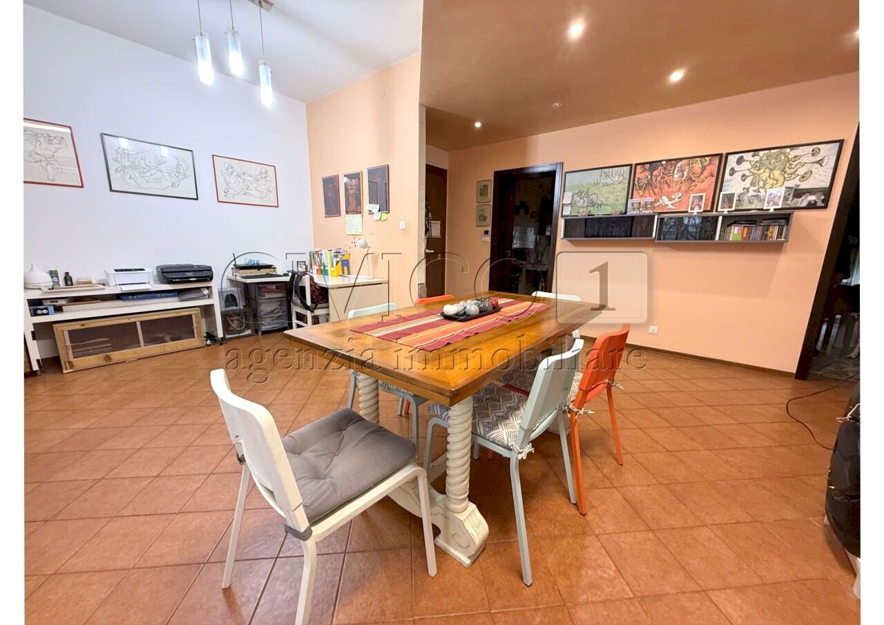 Soggiorno - Appartamento Contrà Corpus Domini 30, Vicenza - foto 3