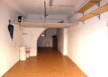 P1160128.JPG - Warehouse Via Walter Fillak, Genova (neighborhood Rivarolo) - photo 5