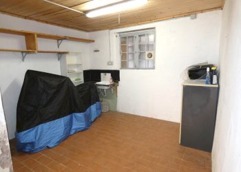 P1160129.JPG - Warehouse Via Walter Fillak, Genova (neighborhood Rivarolo) - photo 6