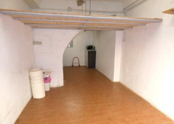 P1160134.JPG - Warehouse Via Walter Fillak, Genova (neighborhood Rivarolo) - photo 10