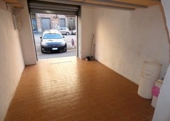 P1160137.JPG - Warehouse Via Walter Fillak, Genova (neighborhood Rivarolo) - photo 12