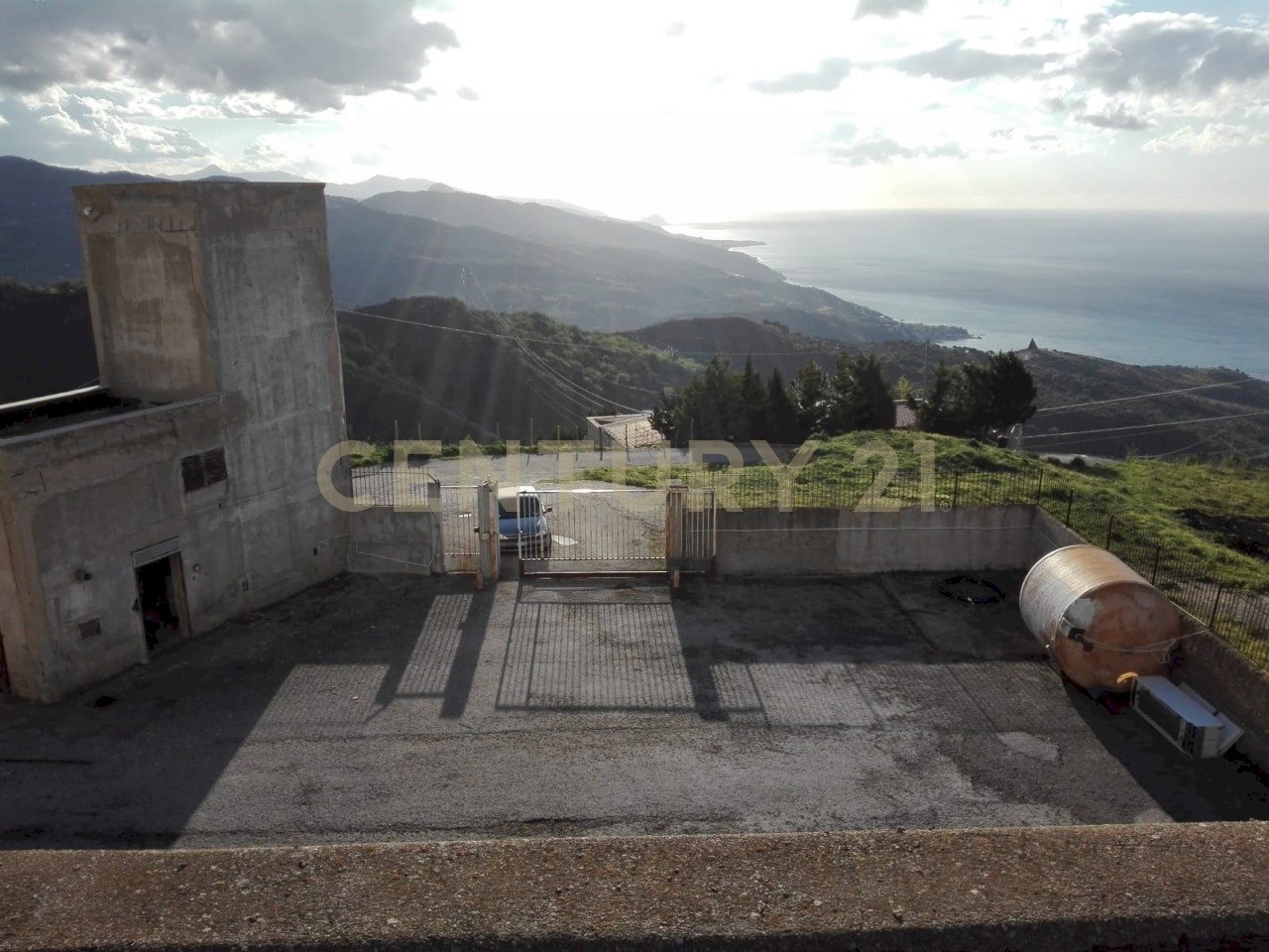 08bde712-2beb-41a3-80fa-dd7c4e58e8f1.jpg - Locale Commerciale Via Santisi, Motta d'Affermo - foto 1