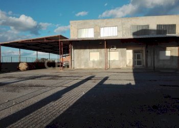 1820bf6c-995c-40c0-98df-07b9f90f2199.jpg - Locale Commerciale Via Santisi, Motta d'Affermo - foto 1