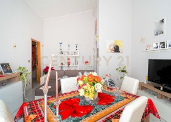 5 salone 2.jpg - Appartamento Via delle Ginestre snc, Pedara - foto 5