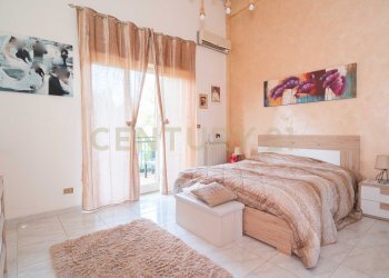 8 camera matrimoniale.jpg - Appartamento Via delle Ginestre snc, Pedara - foto 8