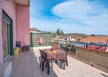 11 terrazzo.jpg - Appartamento Via delle Ginestre snc, Pedara - foto 11