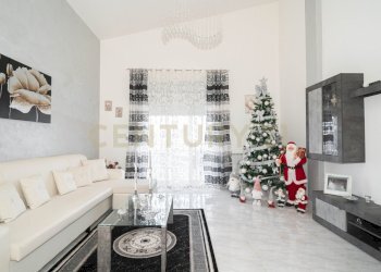 4 salone.jpg - Quadrilocale Via delle Ginestre snc, Pedara - foto 4