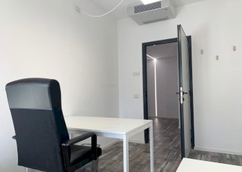 29bd600d-aeae-4fa7-a02d-a59e920104d1.JPG - Ufficio Via Zambra  11, Trento - foto 1