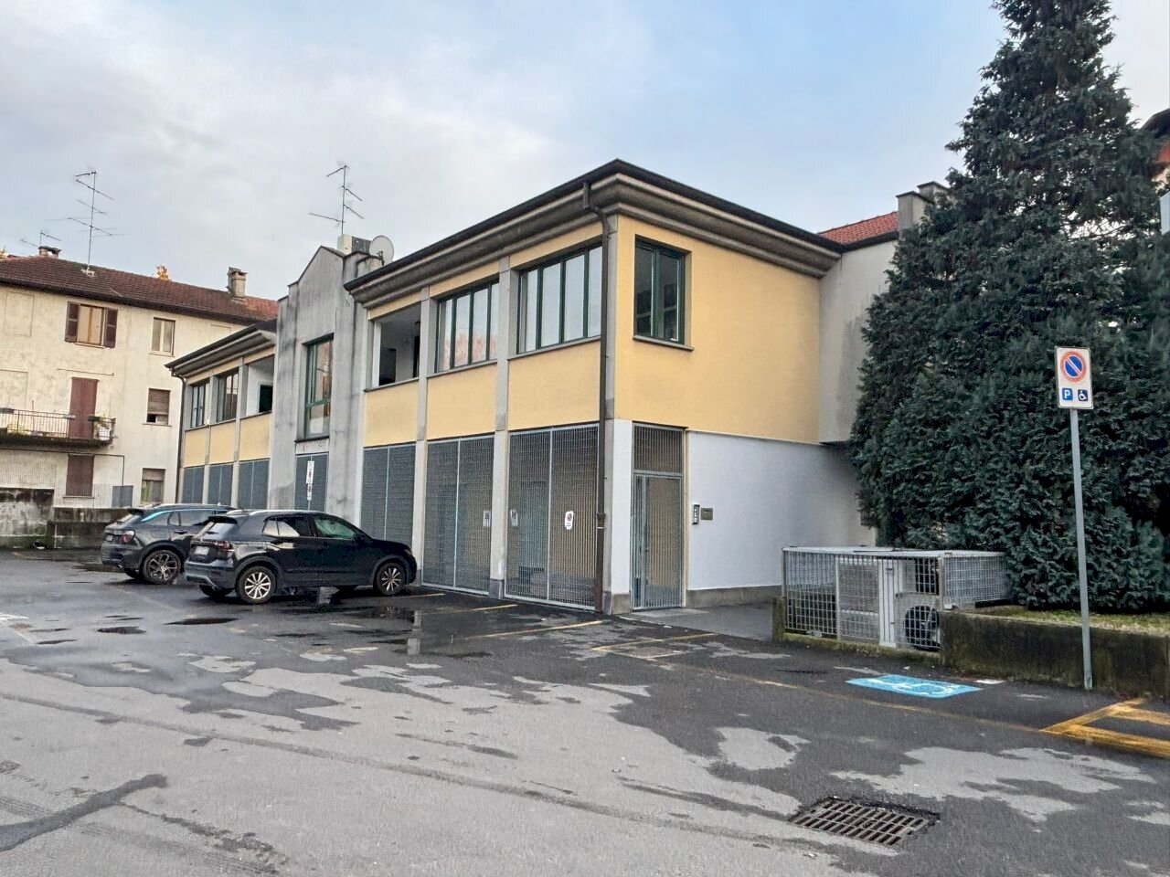 Esterni contesto - Office Via Vittorio Emanuele II 8, Olgiate Comasco - photo 2