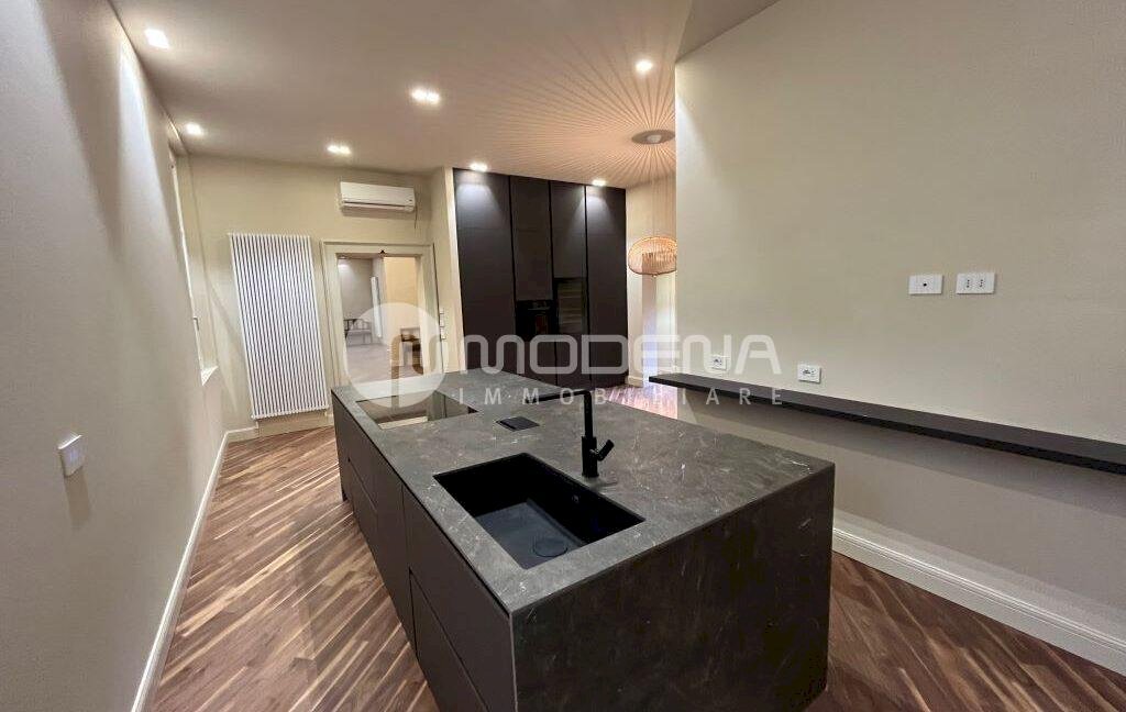 Two-room apartment Modena (neighborhood Circoscrizione 1) - photo 3