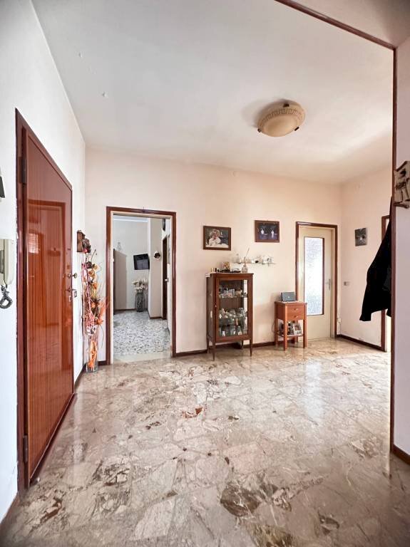 Four-room apartment Medesano - photo 3