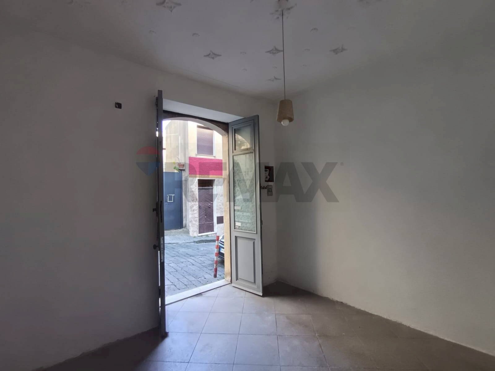 Stanza vuota - Trilocale Via Romeo
 
80, Acireale - foto 3