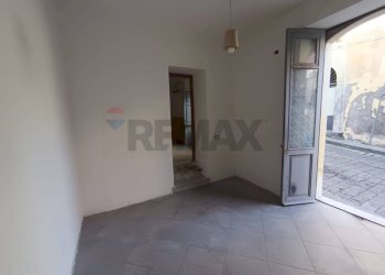 Stanza vuota - Trilocale Via Romeo
 
80, Acireale - foto 4