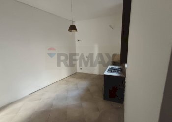 Stanza vuota - Trilocale Via Romeo
 
80, Acireale - foto 9