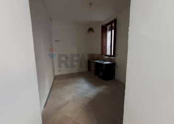 Hall / corridoio - Trilocale Via Romeo
 
80, Acireale - foto 10