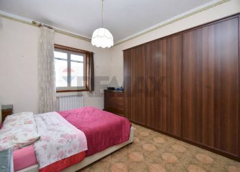 Camera / camera da letto - Trilocale VIA SOTTOTENENTE CANTONE
 
10, Mascalucia - foto 21