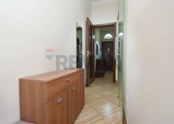 Hall / corridoio - Trilocale VIA SOTTOTENENTE CANTONE
 
10, Mascalucia - foto 24