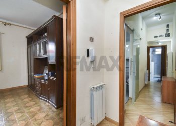 Hall / corridoio - Trilocale VIA SOTTOTENENTE CANTONE
 
10, Mascalucia - foto 26