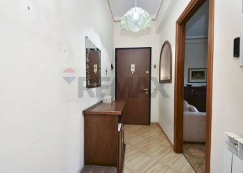 Hall / corridoio - Trilocale VIA SOTTOTENENTE CANTONE
 
10, Mascalucia - foto 27