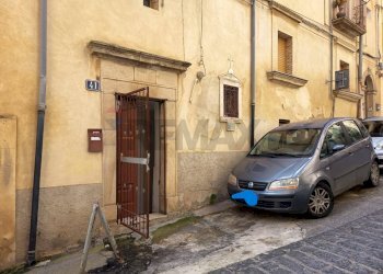 Edificio all\'aperto - Casa indipendente san bonaventura
 
41, Caltagirone - foto 1